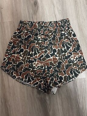 Women’s Camo Print Elastic Waist Shorts - Brown/Black/Cream